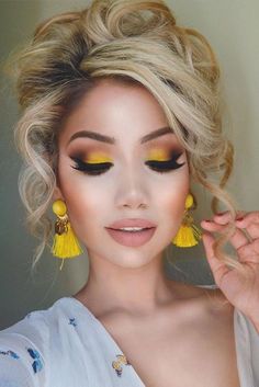 Yellow Makeup, Yellow Eyeshadow, Beautiful Eye Makeup, Colorful Eye Makeup, Creative Eye Makeup, Glam Makeup