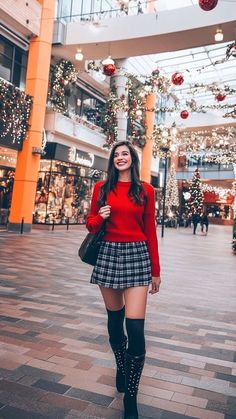 Winter Christmas Outfits, Outfit Choices, Outfit Styles, Short Women Fashion, Elegante Casual, Paris Outfits