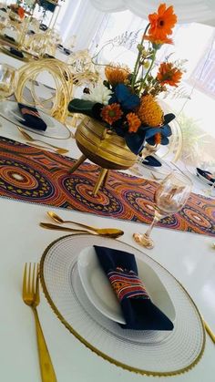 African Party Theme Table Settings, Zulu Wedding Decor, African Wedding Theme Decoration, African Traditional Wedding Decoration, Bollywood Birthday, African Wedding Theme, Modern African Decor, Zulu Wedding, Cocktail Table Decor