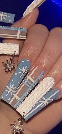 Christmas Nails Long, Latina Christmas, Beauty Confidence, Unicorn Nails, Winter Nails Acrylic, Effortless Beauty