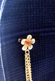 Looking for an exquisite accessory to elevate your style? Our Elegant Peacock Lapel Pin is the perfect choice! Featuring a stunning peacock design crafted from gleaming alloy and accented with sparkling crystals, it's sure to turn heads wherever you go. The extra-long gold chain adds a touch of sophistication, making it perfect for suits, tuxedos, blouses, dresses, and more. Completely customizable, this lapel pin allows you to express your unique style. Ideal for both men and women, it adds a f Elegant Festive Jewelry With Brooch Detail, Elegant Festive Jewelry With Brooch, Metal Party Brooch, Glamorous Formal Jewelry Brooch, Glamorous Formal Jewelry With Brooch, Elegant Metal Brooch Jewelry, Peacock Design, Tuxedos, Sparkling Crystal