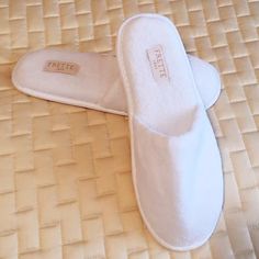 Luxurious Disposable Hotel Guest Slippers by Frette 1860 Guest Slippers, Guest Amenities, Hotel Slippers, Rental Ideas, White Slippers, Airbnb Ideas, Nails Classy, Fur Shoes, Hotel Guest