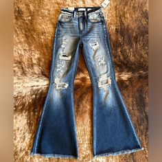 Brand New, Never Worn, Super Cute High Rise Flare Jeans, Size 24x32. Cowgirl Things, Squish Mellow, Jeans Western, Western Clothes, High Rise Flare Jeans, Kancan Jeans, Cute Jeans, Country Girl, Christmas 2024