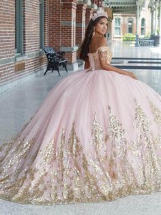 Pretty Quinceanera Dresses Princess, Pink And Gold Quince Dress, Quinceanera Dresses Pink And Gold, Quince Dresses Pink And Gold, Quincera Dress, Pink And Gold Quinceanera Dress, Quinceanera Dresses Rose Gold, Rose Gold Quince Dress, Baby Pink Quinceanera Dresses