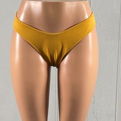 *Cupshe Women’s Yellow Ochre Bikini Bottom Sz M 95% Polyester/5% Spandex Never Used Trendy Yellow Bottoms For Pool, Trendy Seamless Bottoms For The Beach, Yellow Seamless Beachwear Bottoms, Yellow Seamless Bottoms For Beach, Seamless Summer Party Bottoms, Yellow Ochre, Cheeky Bikinis, Athletic Women, Womens Swim