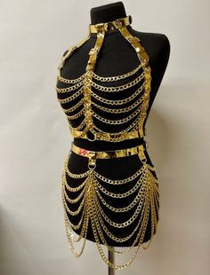 Black And Gold Costume, Dark Goddesses, Ball Outfit, Star Outfit, Rock Star Outfit, Crinoline Skirt, Rave Fits, Rave Babe, Festival Costume