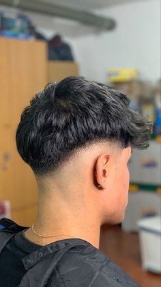 Low Drop Fade Short Hair, Mid Fade Drop, Drop Fade Short Hair, Mid Fade Mullet, Mid Fade Fringe, Mid Drop Fade Haircut Men, Mid Fade Curly Hair, Mid Drop Fade Haircut