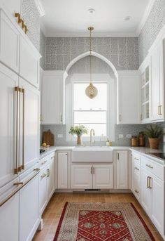 27 Breathtaking White Kitchen Cabinets: Ideas to Brighten Your Space with Timeless Elegance 15