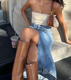 Traje Cowgirl, Midi Jean Skirt, Looks Jeans, Looks Pinterest, High Waisted Denim Skirt, Nashville Outfits, Europe Outfits, 가을 패션