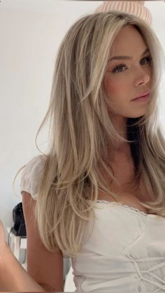 #blonde #blondehairstyles #blondehair #hairspo #hairinspo #softhair #haircut #haircare #haircareroutine #skincare #skincareroutine #fashion #aesthetic #inspo #instagram #tiktok #itgirl #glowup #healthy #healthylifestyle #balayage #selenagomez #haileybieber #kendaljenner  #bellahadid #colorwow #kyliejenner #summer #recipe #skincareroutine #outfit #lifestyle #haircolor #hairgoals #hairideas #gift #giftideas #giftforher #giftsforhim #home #homedecor #homeinspo #gold #jewellery #necklace #goldnecklace #stack #fall #falloutfit #fallinspo #mathildadjerf #djerfavenue #bouncyhair #curlyhair #tips #blackhair #longhair #wavyhair #madisonbeer #selenagomez #blackfriday #fitspo #workout #workoutroutine #fitgirl #chanel #healthyrecipes #myvibe Long Hair With Lots Of Face Framing Layers, Women Haircut Layers, Cool Blonde With Highlights, Haircut For Long Flat Hair, Blonde Hair With Partial Highlights, Long Later Haircuts, 2000 Layered Hair, Mid Length Layered Blonde Hair, Hair Cuts With Curtain Bangs And Layers