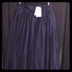 Party Skirt Or Formal Party. Tea Length Skirt. Wide Waist Band. European Medium, Us Small. Navy Tulle Skirt, Blue Tulle Skirt, Tea Length Skirt, Blue Tulle, Party Skirt, Wide Waist, Formal Party, Tea Length, Women Skirts Midi