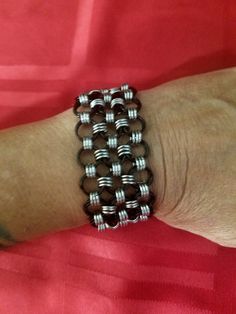 Black Anodized Aluminum & Stainless Steel 3 Row Bracelet Aluminum Can Art, Byzantine Necklace, Chainmaille Bracelet, Jewerly Making, Aluminum Can, Wire Jewelry Designs