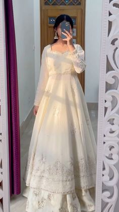 White Anarkali Pakistani, White Wedding Dresses Indian, Desi White Dress, Dresses For Pakistani Wedding, Off White Anarkali Dress, Desi Dress Pakistani Outfits, White Dress Indian Anarkali, Off White Dress Pakistani, White Desi Wedding Dress