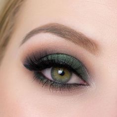 Essence Eyeshadow, Alat Makeup, Eyeshadow Tips, Skincare Blog, Colorful Eye Makeup