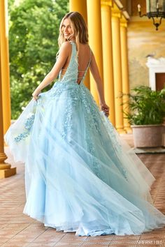 Sherri Hill 54937 Dress | Sherri Hill Dresses | Formal Approach Elegant Dress With Lace Bodice For Quinceanera, Elegant Spring Quinceanera Dresses, Prom Dress Inspo, Sherri Hill Prom, Prom 2023, Prom Dresses With Pockets, Sherri Hill Prom Dresses, Prom Dress Ideas, Dresses With Pockets