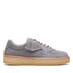 Model Name: Sandford Ronnie Fieg Kith Model Number: 26170078 Material: Suede Color: Grey Condition: New With Box Width: Medium (D, M) The Clarks Story Began In England In 1825 When The Clarks Brothers, Cyrus And James, Created Their First Pair Of Shoes. In 1977, Their Business Expanded Into The United States And Soon Acquired The Hanover Shoe Company And Bostonian Shoe Company. Today, Clarks Continues To Strive For Superior Footwear With Innovative New Techniques And Materials, All While Remaini Classic Suede Sneakers With Flat Heel, Classic Suede Flat Sneakers, Leather Sneakers With Cushioned Footbed, Suede Sneakers With Removable Insole, Classic Suede Sneakers With Closed Toe, Classic Suede Closed Toe Sneakers, Suede Sneakers With Cushioned Footbed And Flat Heel, Suede Sneakers With Removable Insole And Round Toe, Ronnie Fieg