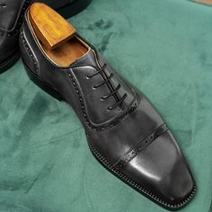 Step into sophistication with our elegant Square Toe carved British leather business shoes. Crafted from the finest first layer cowskin, these shoes feature a solid pattern and a square toe shape for a timeless and polished look. With a genuine leather lining and a rubber outsole for added comfort and durability, these lace-up shoes are perfect for any business occasion. Elevate your style and make a lasting impression with our exquisite leather business shoes. Leather Formal Shoes, Patent Shoes, Business Shoes, Formal Shoes, Casual Everyday, Shoes For Men, Shoes Men, Shoes Fashion, Solid Pattern