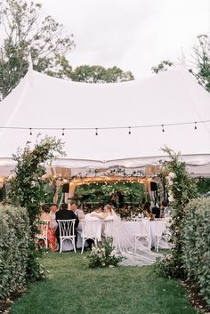 Романтичная свадьбу / wedding event tent / tents for weddings / marriage tent / unique wedding tents / tents for wedding / modern wedding tents / wedding tents design / свадьба идея / свадьба у воды / свадьба на природе / свадьба на открытом воздухе / свадебный декор / свадьба на море Wedding Decorations Tent, Neutral Wedding Theme, Tent Architecture, Restaurant Tent, Tent Restaurant, Tents For Weddings, Fairytale Wedding Decorations, Tablescapes Wedding, Tented Wedding Reception