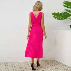 F00235387-404 Pink V-neck Pleated Dress For Party, Casual Pink V-neck Dress For Party, Pleated Dresses For Night Out, Pink Pleated Midi Dress For Night Out, Pink Midi V-neck Dress For Party, Pink Midi Length Sleeveless Dress For Night Out, Chic Pink Fitted Pleated Dress, Pink Pleated Dress For Night Out, Pleated V-neck Midi Dress