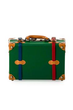 This luggage bag is the perfect everyday companion, featuring a long strap for comfortable and hands-free carrying. The ergonomic design is comfortable and stylish, ensuring you can go about your day with ease. Vintage Suitcase, Vintage Luggage, 16 29, Cocoa Brown, Train Case, Green Pearls, Luggage Bag, Carry On Bag, Ergonomics Design