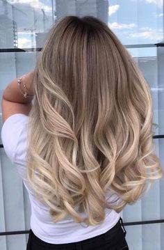 Beige Blonde Hair, Summer Blonde Hair, Ombre Hair Blonde, Brunette Hair With Highlights, Brown Hair Balayage, Blonde Hair Inspiration, Hair Color Techniques, Balayage Hair Blonde, Light Hair Color