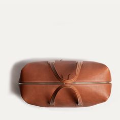 Leather Weekender, Stylish Mens Fashion, Weekend Travel, Small Accessories, Vegetable Tanned Leather, Metal Buckles, Week End, Leather Working, Toiletry Bag