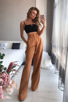 Chique Outfits, Brown Pants, Mode Inspo, Looks Chic, Fancy Outfits, Mode Inspiration, Office Outfits, Elegant Outfit, Outfits Casuales