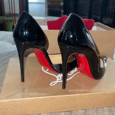 Given As A Gift For Christmas They Are A Size To Small. Size 5 In American And 35 European. Only Worn In House Brand New. Melanie Harlow, Slap Shot, Feminine Shoes, Hot Heels, High Heels Shoes, Best Shoes, Pretty Shoes, Louboutin Shoes, Gift For Christmas