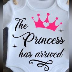 Comes In White, Light Pink, Dark Pink, Blue, Gray Comment The Color You Want If You Don't Comment You Will Get The First Picture Baby Accesories, Hunting Baby, Baby Luna, Baby In Snow, Newborn Onesies, Boys Stripes, Cricut Craft, Short Sleeve Romper, Cricut Craft Room