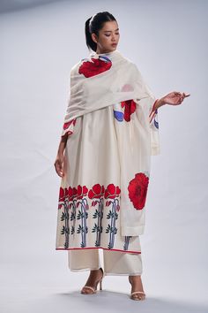 Shop for these amazing collections of Ivory Chanderi Embroidered Floral Round A-line Tunic Set For Women by Taika by Poonam Bhagat online at Aza Fashions. Jaipur Prints, Sweet Dresses Casual, Fabric Paint Shirt, Simple Suit, Embroidered Cuffs, Co Ords Outfits, Kurti Sleeves Design, Hand Painted Dress, Suit Ideas