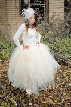 The Riley's: long tutu with satin sash tutorial. Cinderella Tutu, Long Tutu Skirt, Adult Tulle Skirt, Skirt Layers, Halloween Fiesta, Long Tutu