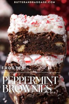 Frosted Peppermint Brownies with White Chocolate Frosted Peppermint Brownies, Awesome Christmas Desserts, Peppermint Christmas Recipes, Holiday Brownies Christmas, Peppermint Christmas Desserts, Christmas Brownies Ideas, Peppermint Dessert Recipes, Peppermint Bars, Peppermint Bark Brownies