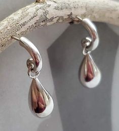 Vintage 2007 Silpada Teardrop Earrings for the Holidays or any Occasion! Only One Available! These richly designed earrings sparkle and shine. Length or Drop: 29 mm Width: 8.8 mm Stone Type: Weight in Grams: 6.26 Hallmarks and Stamps: 925, Silpada Other: Model: P1442 - Retired Free ShippingAllow from 2 - 7 Days for USPS Delivery Sparkle And Shine, Sparkle Earrings, Bag Icon, Petite Women, Antique Art, Teardrop Earrings, Craft Gifts, Instagram Followers, Antique Jewelry