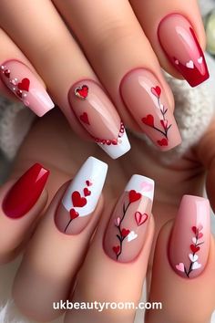 French Tip Art Designs, Heart Design Nail Art, Short Square Nail Designs Simple, Red And Black Nails Ideas, Short Square Nails Pink, Nails Design For Short Nails, Diy Valentine's Nails, Valentines Nail