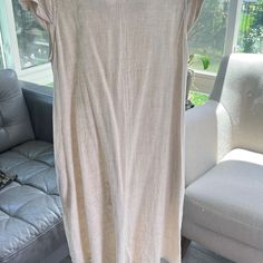 Monteau Los Angeles Linen Blend Summer Dress In Natural Fabric- With Side Pockets - Single Pleat In Back With Button Closure- 35" Length From Shoulder To Hem- On Or Below Knee ( 5'6") Made In Viet Nam. Seam Detail On Front - Round Neckline. Perfect Condition - Never Worn. Fits Size Us 10 / Uk 14 Neutral Short Sleeve Midi Dress For Beach, Neutral Cotton Short Sleeve Dress, Casual Cream Linen Dress, Casual Fitted Neutral Maxi Dress, Fitted Neutral Maxi Dress Casual Style, Casual Long Cream Midi Dress, Casual Neutral Cotton Midi Dress, Fitted Beige Linen Dress For Beach, Casual Cream Linen Maxi Dress