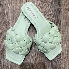 hulianfu Women Flat Slide Braided Vamp Square Toe Slipper Sandals Personality Slippers Outdoor Summer Sexy Slides Ladies Shoes Trendy Closed Toe Synthetic Slippers, Trendy Green Flat Slippers, Trendy Green Synthetic Slippers, Slippers 2023, Rubber Slippers, Patchwork Cardigan, Womens Sweatshirts Hoods, Womens Sandals Summer, Womens Sandals Wedges