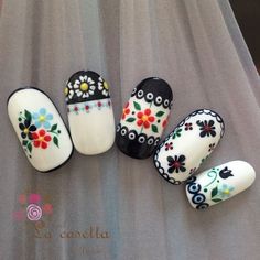 Scandinavian Nail Art, Scandinavian Nails, Folk Art Nails, Traditional Nails, Nail Designs For Autumn, Detail Nails, Mexican Nails, Nail Design Glitter, Accent Nail