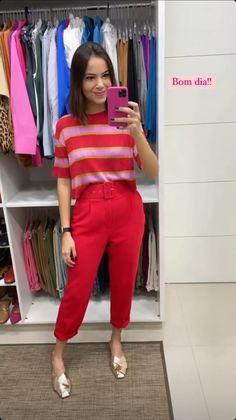 Coral Outfit Ideas, Colorful Work Outfits, Tshirt Casual Outfit, Office Wear Women Work Outfits, Classy Work Attire, Office Attire Women, Look Zara, Mommy Outfits, Spring Work Outfits