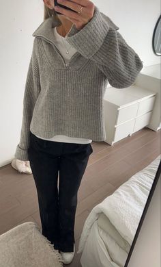 Stockhome Style, Cozy Sweaters Outfits, Scandinavian Outfit, Scandi Fashion, Uni Outfits, Trendy Sweaters, Looks Street Style, Stockholm Fashion, Winter Fits