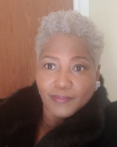 Twa Haircuts, Short Afro Hairstyles, Grey Hair Journey, Shaved Hair Women, Tapered Hair, Beautiful Gray Hair