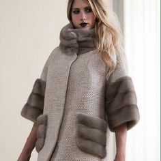 Комбинировать - СУПЕР))) #лоден#мех#рукоделие#пальто Mode Mantel, Winter Fur Coats, Winter Dress Outfits, Pullover Outfit, Coat Outfits, Fur Fashion, Cowl Neck