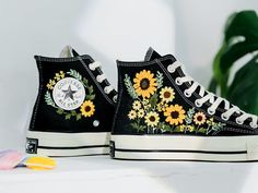 ad eBay - Embroidered Converse Chuck Taylor High Top Custom, Sunflower Embroidered Shoes - Buy Now, click the link (eBay) Floral Embroidery Shoes, Embroidery Drawing, Converse Embroidery, Cute Converse Shoes, Whimsical Shoes, Converse Design, Chuck Taylor Shoes, Embroidered Converse, Cute Converse