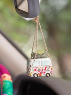 Faux Succulent Car Charm - Van-view 1 Kaktus Dan Sukulen, Car Hanging Accessories, Mirror Car Accessories, Hippie Car, Interior Boho, Car Deco, Hanging Succulents, Car Essentials, Tanah Liat