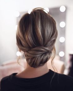 Loose Bun Hairstyles, Classic Chignon, Easy Updos For Long Hair, Updos For Long Hair, Wedge Hairstyles, Thick Hair Styles Medium, Low Bun Hairstyles, Updo Hairstyle