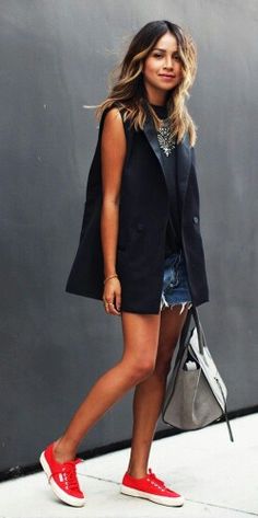 Sleeveless Blazer, Blogger Outfits, Sincerely Jules, Fashion Blogger Style, Cooler Look, Looks Street Style, Black Vest, Looks Style