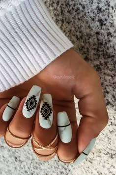 Native Design Nails, Bohemian Nails Designs, Boho Nails Acrylic, Boho Nails Designs Bohemian, Cowboy Nails Western, Hippie Nails Boho, Boho Nail Ideas, Western Fall Nails, Boho Western Nails