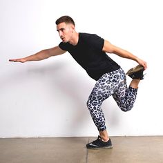 Our midweight, high-performance three-quarter length compression leggings are engineered for comfort and fitness. Plus, they've got POCKETS. 💥 💥: Snow Leopard 3/4 Length Meggings Leopard Black And White, Mascara Leggings Leopard Done, Black Leopard Leggings, Snow Leopard Art, Leggings For Men, Snow Leopard Print, Leopard Workout Leggings, Leopard Black, Alpine Style