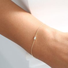 Minimal Gold Jewelry, White Gold Diamond Bracelet, Minimal Bracelet, Queen Jewelry, Jewelry Bracelets Gold, Gold Bracelet For Women, Simple Bracelets, Minimal Jewelry, Pretty Bracelets