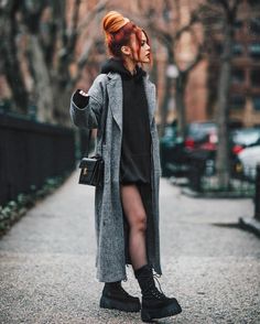 Lounge Grunge Outfits, Casual Winter Outfits Grunge, Winter Grunge Outfits Cold Weather Edgy, All Gray Outfit, Cute Grunge Outfits, Casual Edgy Outfits, Lazy Outfit, Outfit Boots, Casual Autumn Outfits Women