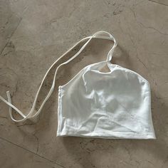 Never Used Solid Cotton Halter Top For Summer, Solid Cotton Halter Top For Spring, Zara Spring Halter Neck Top, Zara Casual Halter Top For Spring, Zara Halter Neck Top For Spring, White Summer Crop Top By Zara, Zara White Crop Top For Day Out, White Zara Crop Top For Day Out, White Cotton Halter Top For Vacation